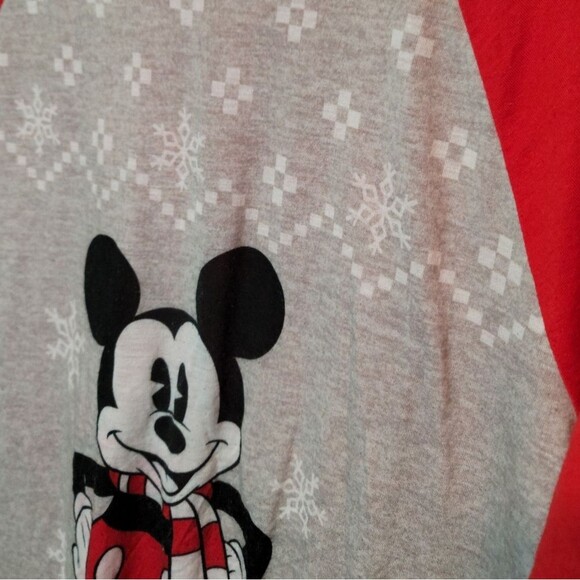 Disney Mickey Mouse Winter Christmas Pajama Top Size Medium - Picture 4 of 9